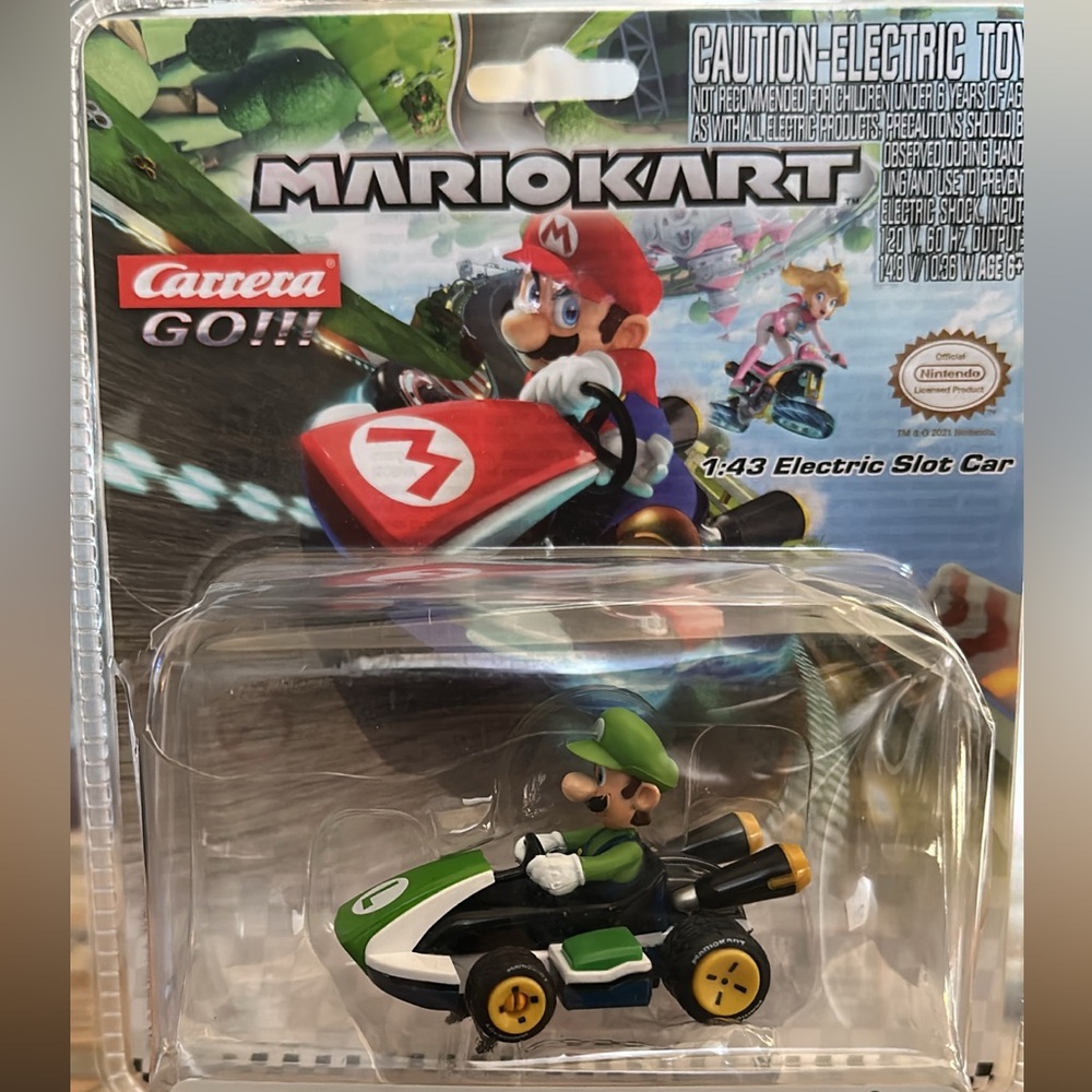 Nintendo Mario Kart 8 Luigi Slot Car - Green